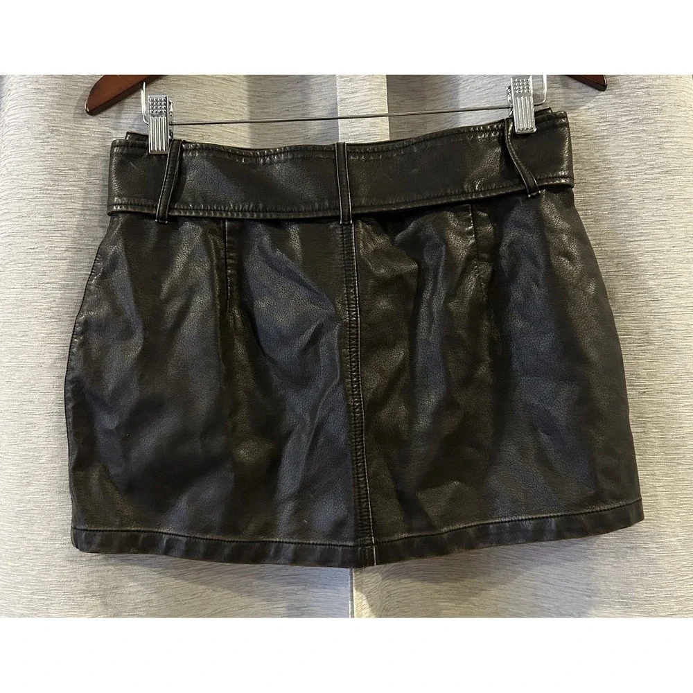 Ci Sono Skirt Womens M Black Faux Leather High Rise Belted Pleated Preppy Chic‎